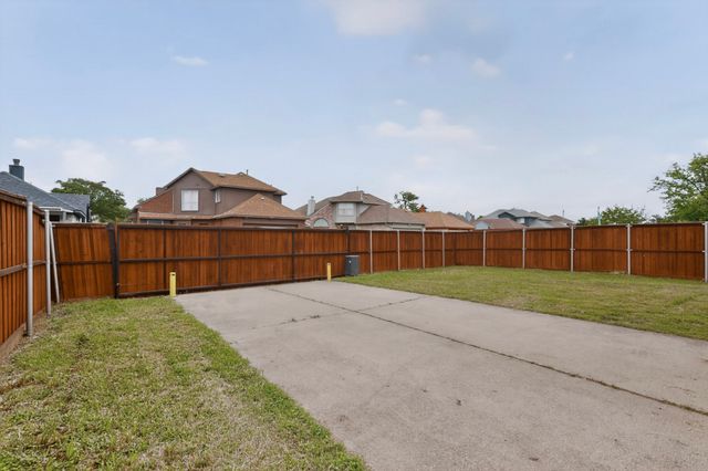 2101 Walden Place, Mesquite, TX 75181