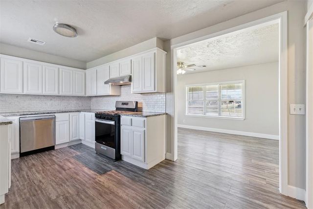 911 Sandra Drive, Midwest City, OK 73110