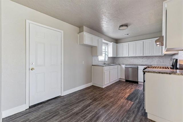 911 Sandra Drive, Midwest City, OK 73110