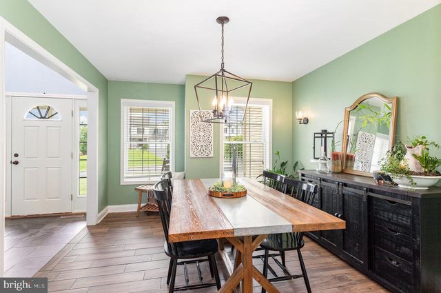 210 SUNSET DR, Mount Holly Springs, PA 17065