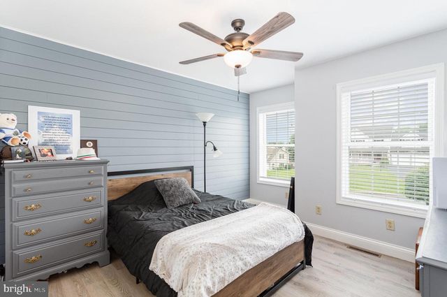 210 SUNSET DR, Mount Holly Springs, PA 17065
