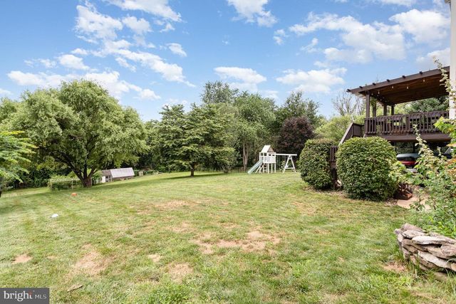 210 SUNSET DR, Mount Holly Springs, PA 17065