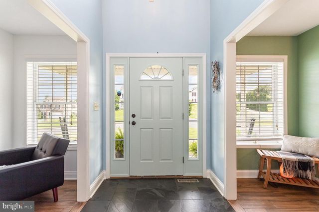 210 SUNSET DR, Mount Holly Springs, PA 17065