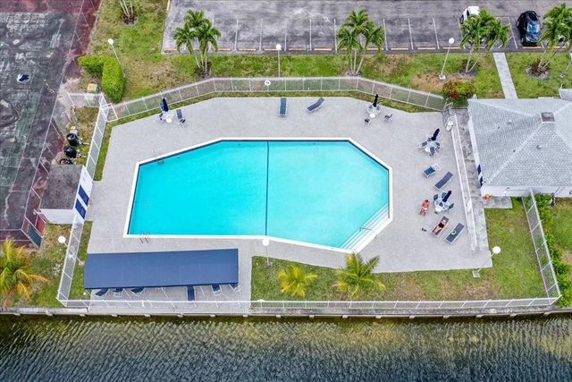 8410 NW 59TH PL, Tamarac, FL 33321