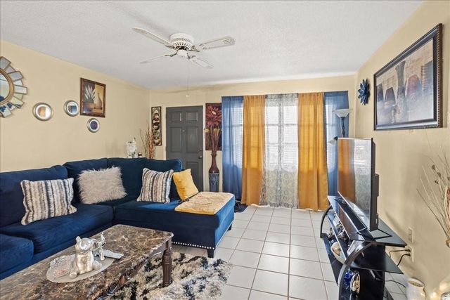 8410 NW 59TH PL, Tamarac, FL 33321