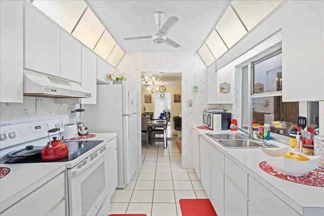 8410 NW 59TH PL, Tamarac, FL 33321