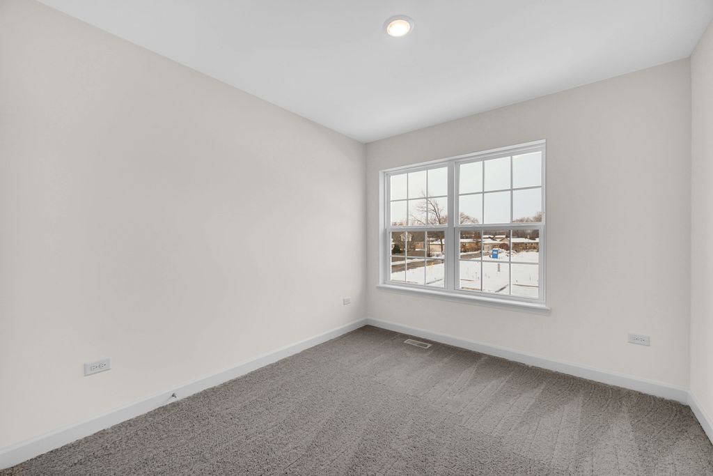 Image 20 of property listing at 5410 135th Street, Crestwood, IL 60418