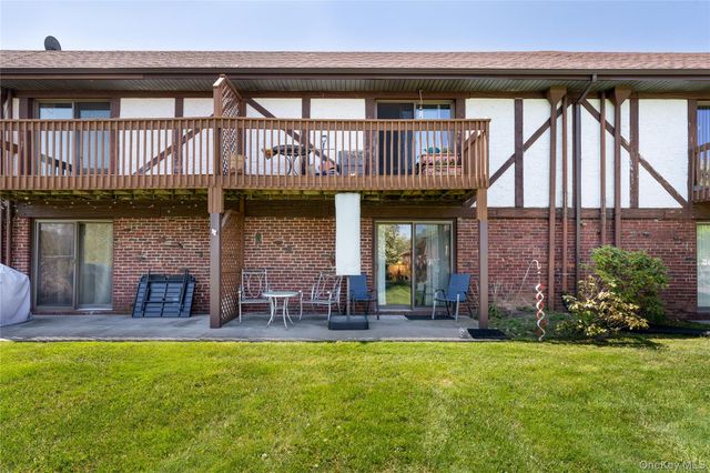 28 Bailey Court 28, Middle Island, NY 11953