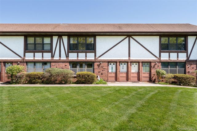 28 Bailey Court 28, Middle Island, NY 11953