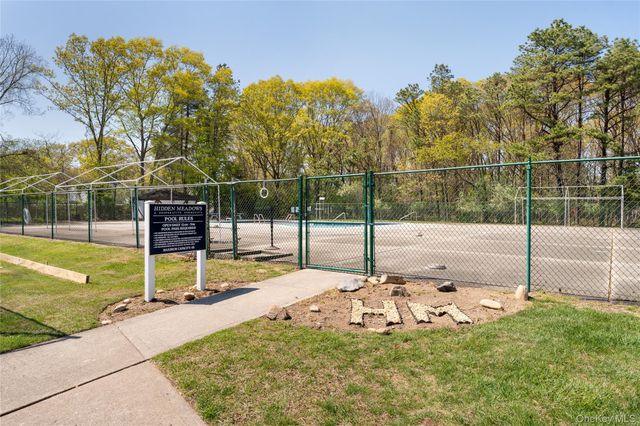 28 Bailey Court 28, Middle Island, NY 11953