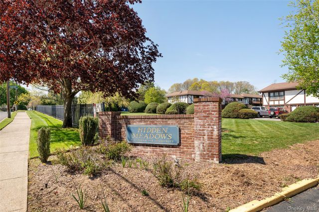 28 Bailey Court 28, Middle Island, NY 11953