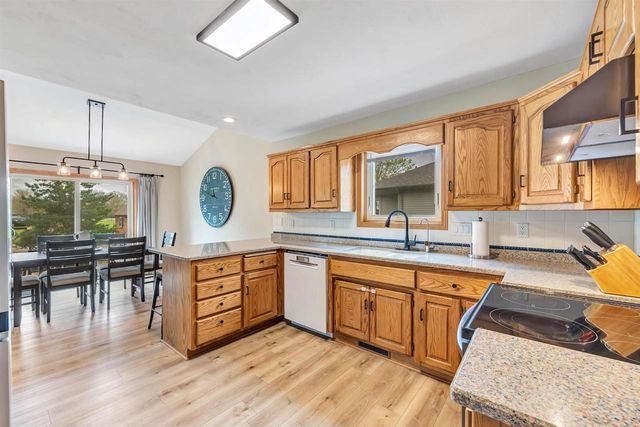 240 ALISON COURT, Wrightstown, WI 54180