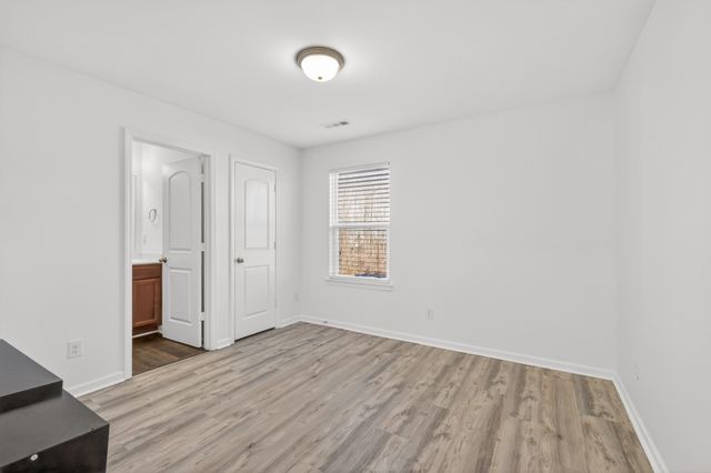 147 Ofner Dr, La Vergne, TN 37086