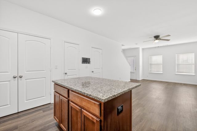147 Ofner Dr, La Vergne, TN 37086