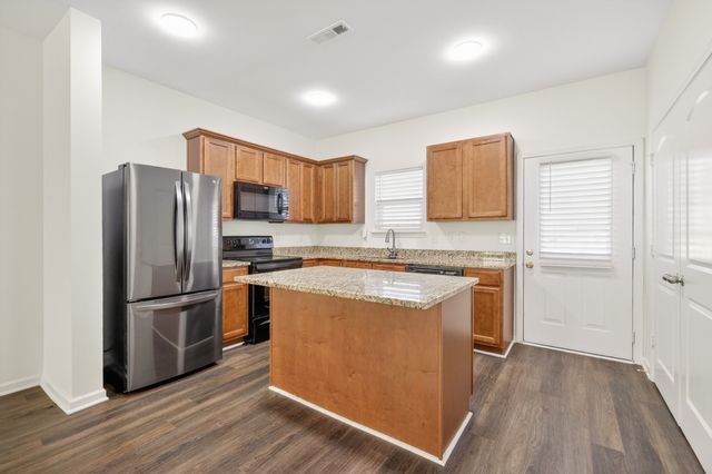 147 Ofner Dr, La Vergne, TN 37086