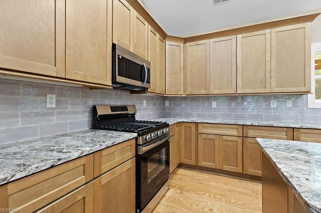 2907 Seven Eleven RD, Chesapeake, VA 23322