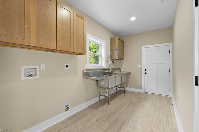 2907 Seven Eleven RD, Chesapeake, VA 23322
