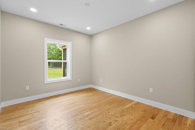 2907 Seven Eleven RD, Chesapeake, VA 23322