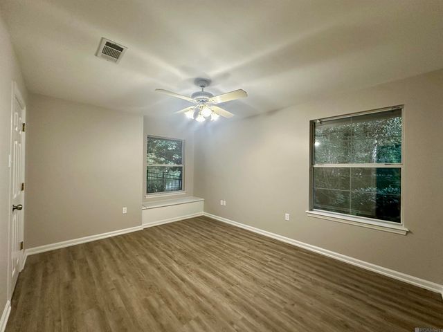 19224 Green Heron Dr, Saint George, LA 70817