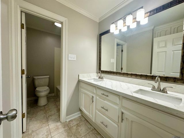 19224 Green Heron Dr, Saint George, LA 70817