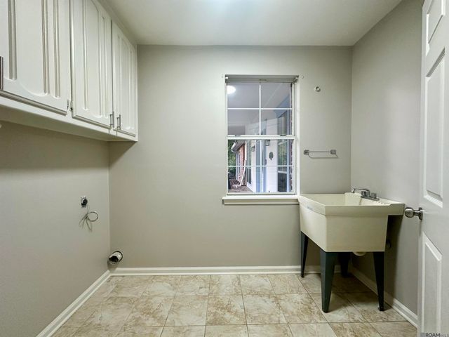 19224 Green Heron Dr, Saint George, LA 70817