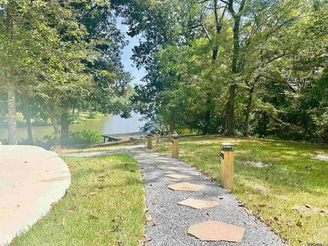 19224 Green Heron Dr, Saint George, LA 70817