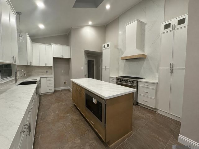 19224 Green Heron Dr, Saint George, LA 70817