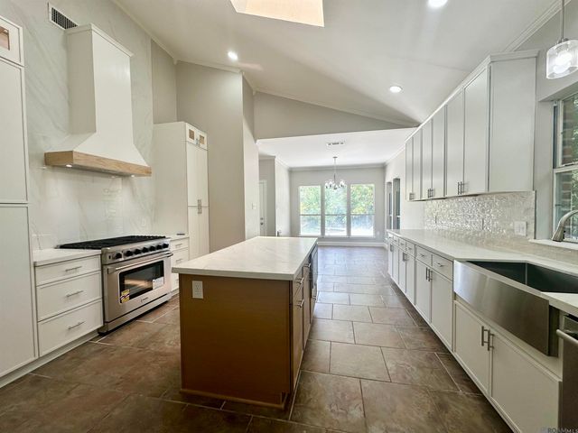 19224 Green Heron Dr, Saint George, LA 70817