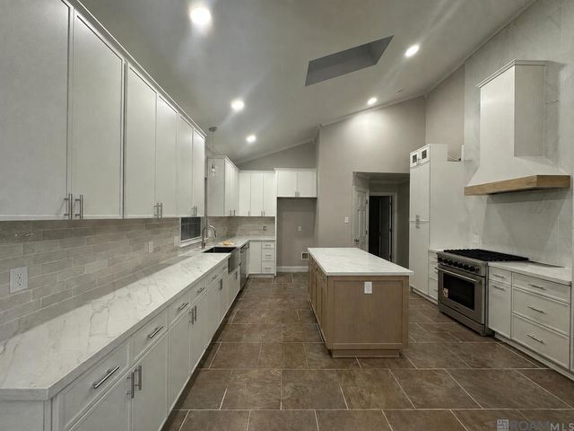 19224 Green Heron Dr, Saint George, LA 70817