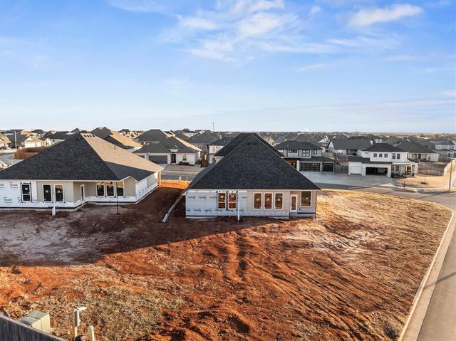 8217 NW 152nd Street, Edmond, OK 73013