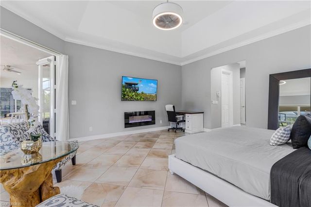 160 Logan BLVD S, Naples, FL 34119