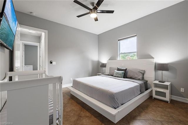 160 Logan BLVD S, Naples, FL 34119