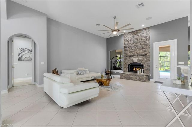 160 Logan BLVD S, Naples, FL 34119