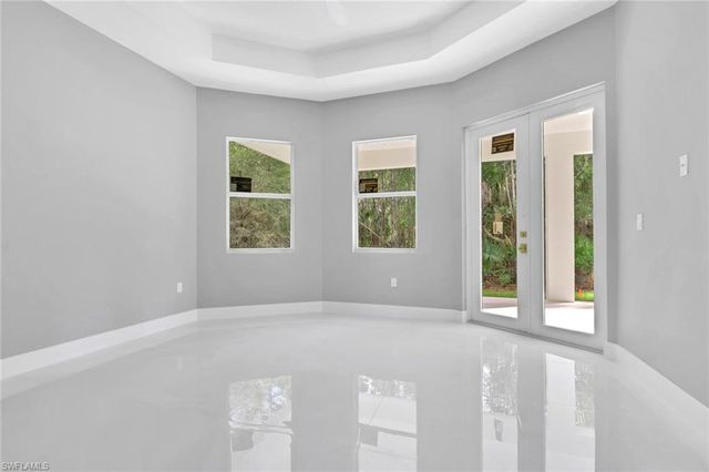 160 Logan BLVD S, Naples, FL 34119