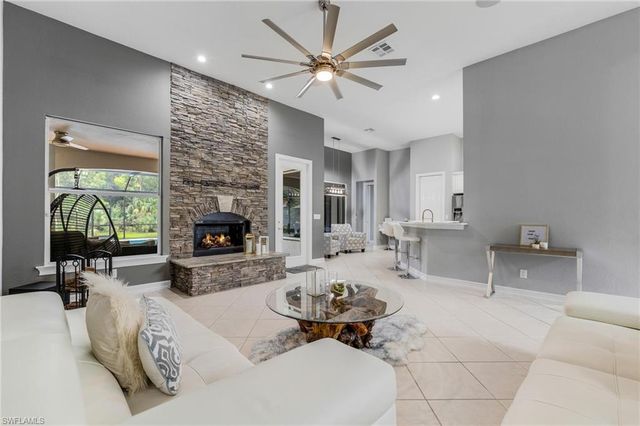 160 Logan BLVD S, Naples, FL 34119