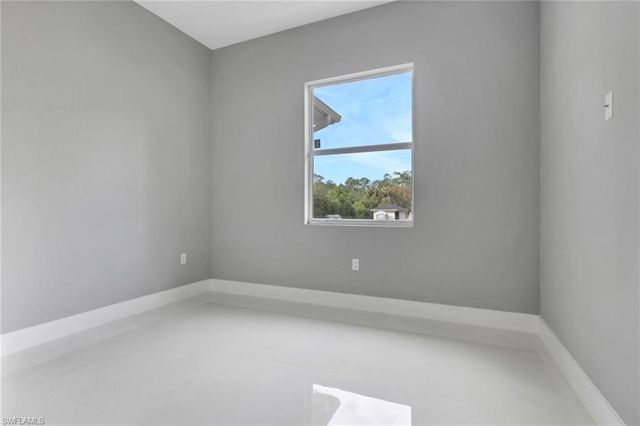 160 Logan BLVD S, Naples, FL 34119