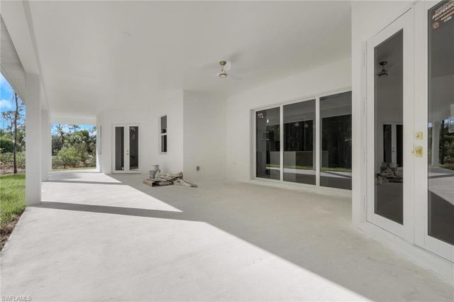 160 Logan BLVD S, Naples, FL 34119