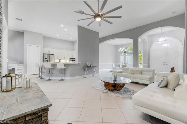 160 Logan BLVD S, Naples, FL 34119