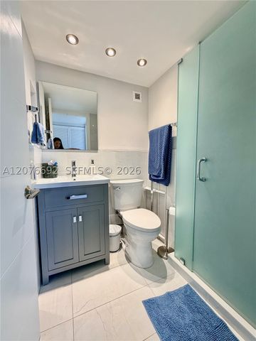 1450 Brickell Bay Dr 1410, Miami, FL 33131