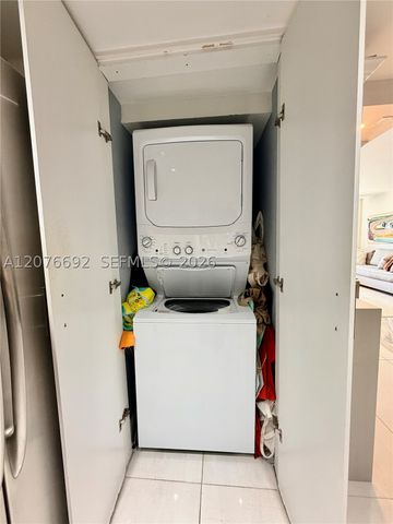 1450 Brickell Bay Dr 1410, Miami, FL 33131