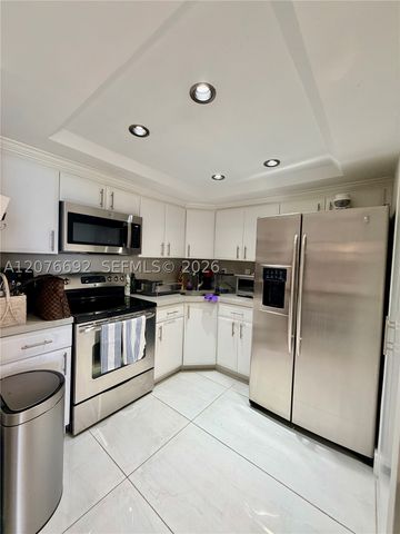 1450 Brickell Bay Dr 1410, Miami, FL 33131