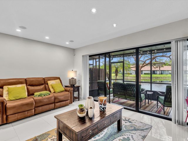 4335 Carambola Circle N, Coconut Creek, FL 33066