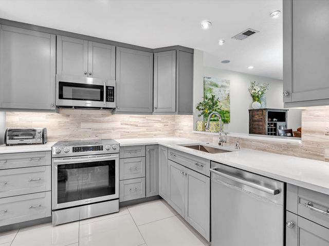 4335 Carambola Circle N, Coconut Creek, FL 33066