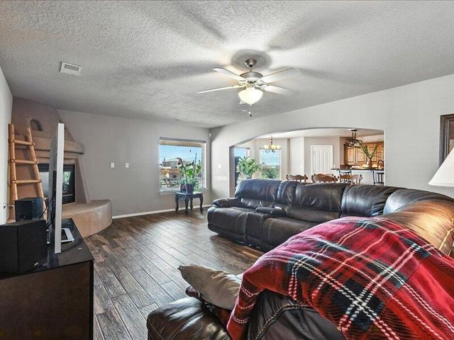 6223 Calle Pinon NW, Albuquerque, NM 87114