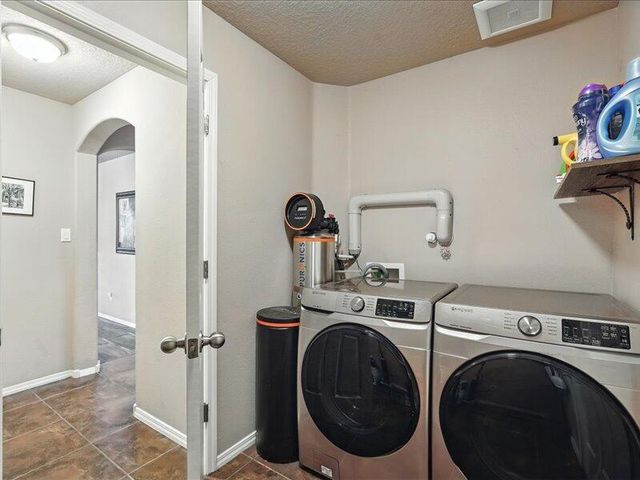 6223 Calle Pinon NW, Albuquerque, NM 87114