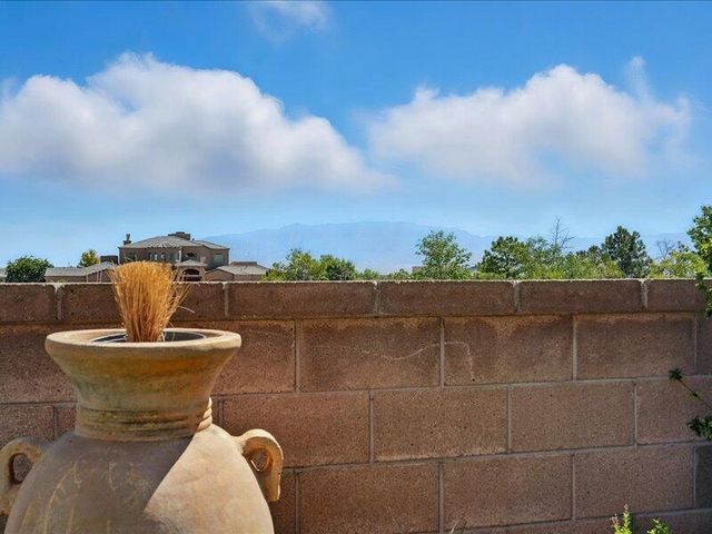 6223 Calle Pinon NW, Albuquerque, NM 87114