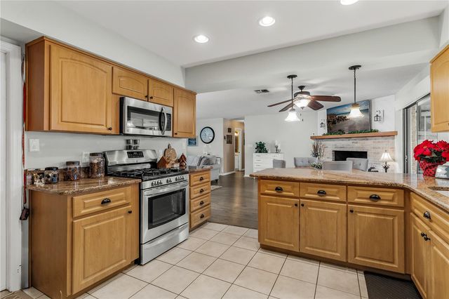 2013 EDGEWOOD AVENUE, Leesburg, FL 34748