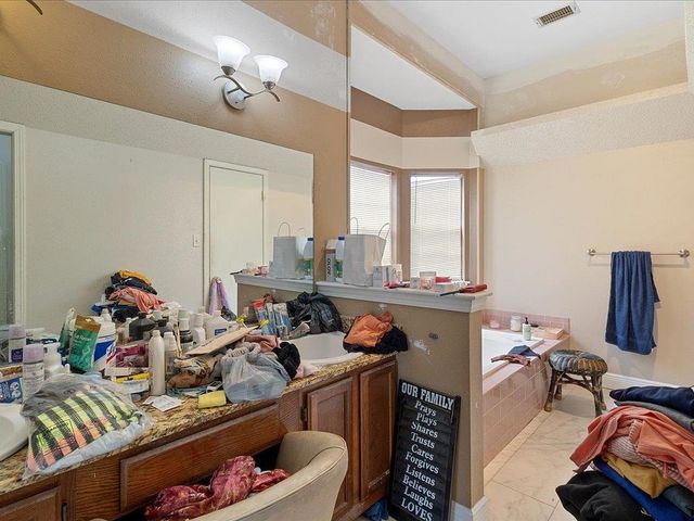 48 Robert, Waggaman, LA 70094