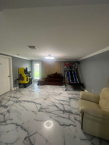 48 Robert, Waggaman, LA 70094