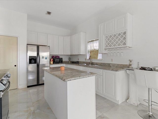 48 Robert, Waggaman, LA 70094